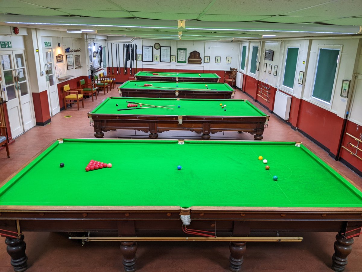 4 snooker tables